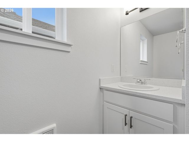 9255 E Burnside St, Portland, OR 97216