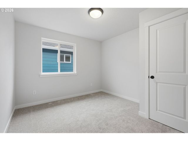 9255 E Burnside St, Portland, OR 97216