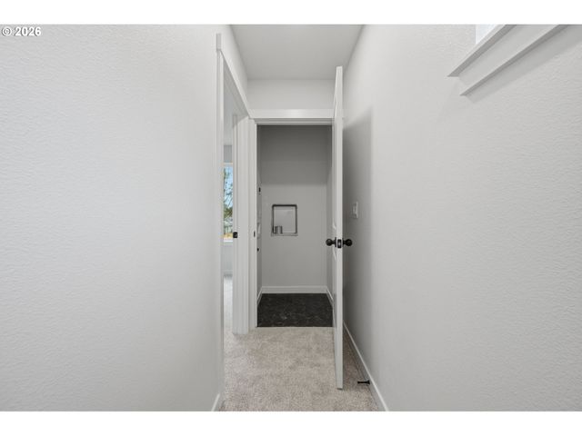 9255 E Burnside St, Portland, OR 97216