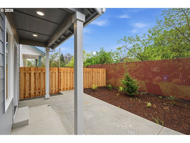 9255 E Burnside St, Portland, OR 97216