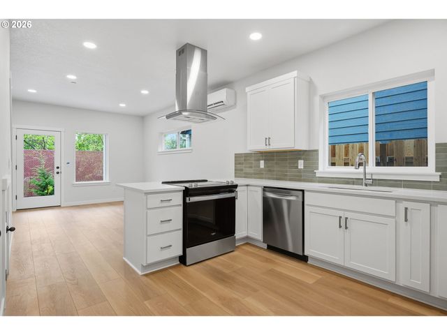 9255 E Burnside St, Portland, OR 97216