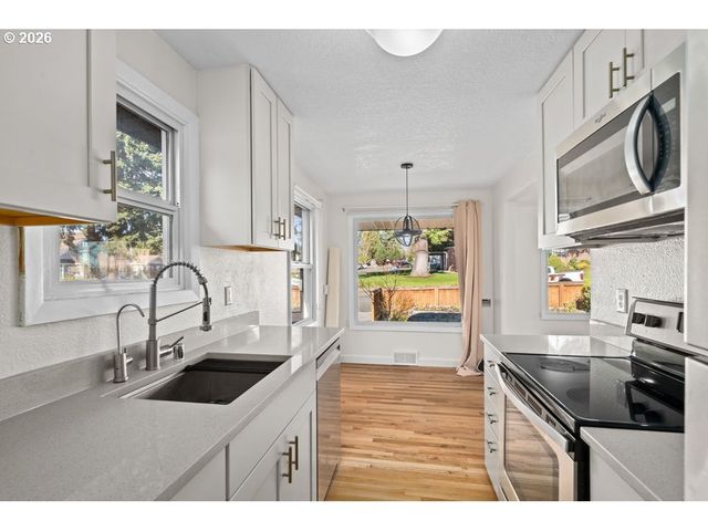 413 E FOURTH PLAIN Blvd, Vancouver, WA 98663