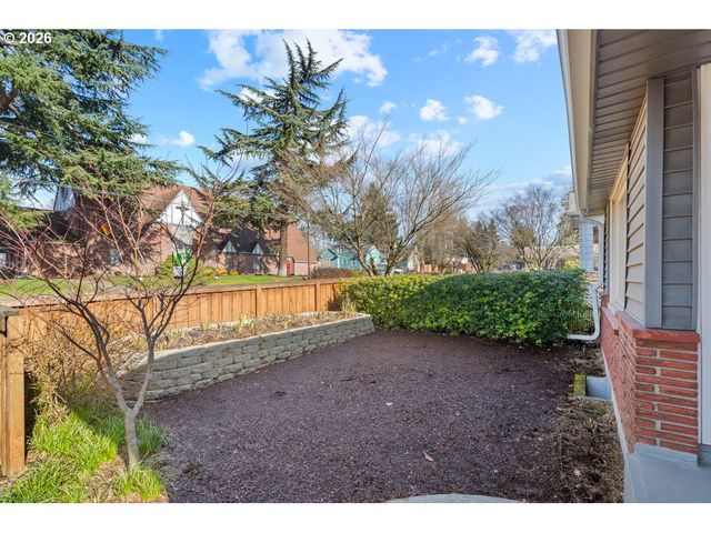 413 E FOURTH PLAIN Blvd, Vancouver, WA 98663