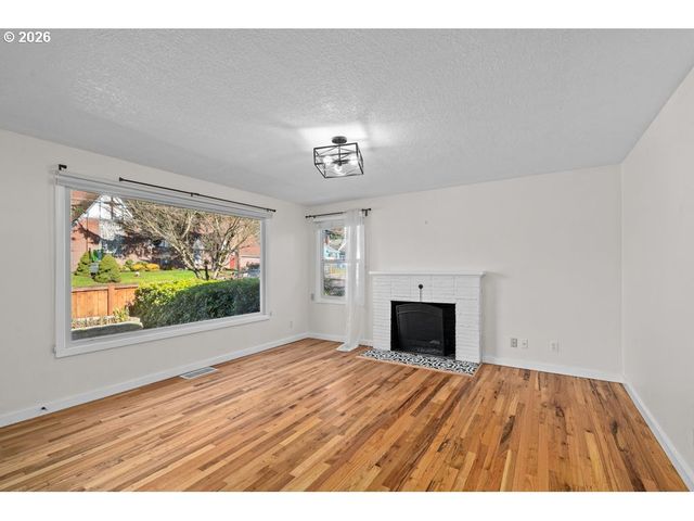 413 E FOURTH PLAIN Blvd, Vancouver, WA 98663