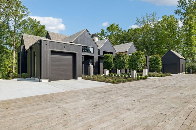 9205 Troubadour Dr, College Grove, TN 37046