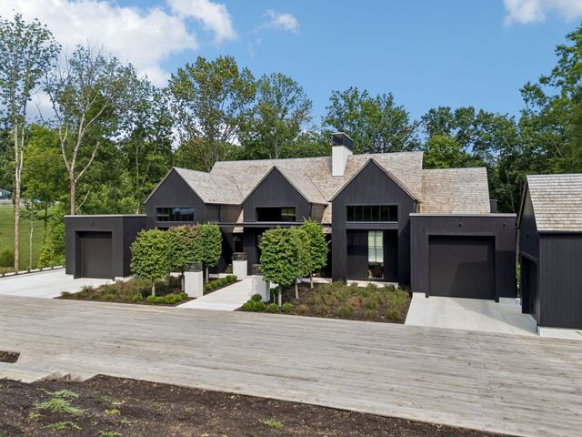9205 Troubadour Dr, College Grove, TN 37046