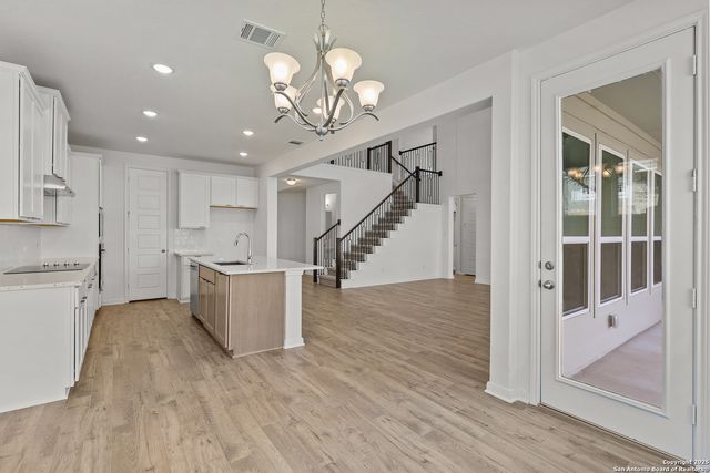 165 Annette Dr, Castroville, TX 78009