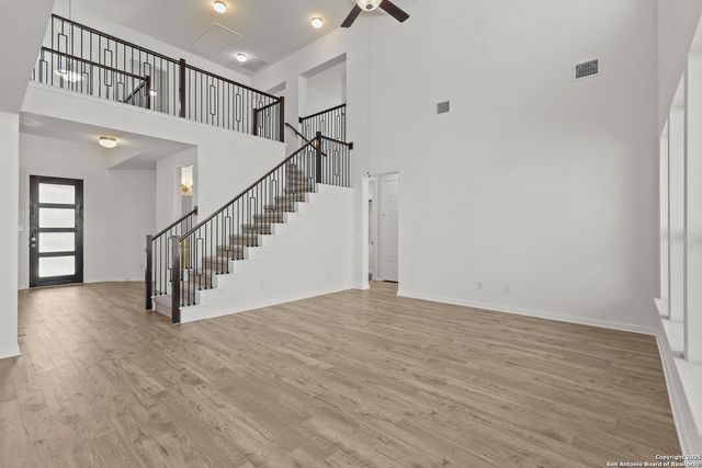 165 Annette Dr, Castroville, TX 78009