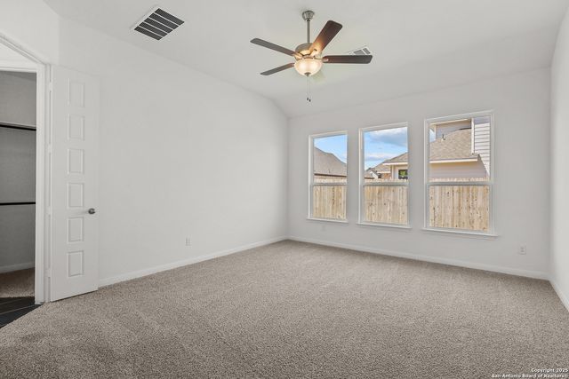 165 Annette Dr, Castroville, TX 78009