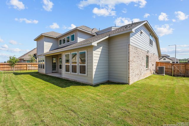 165 Annette Dr, Castroville, TX 78009