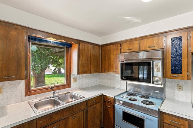 9811 N Edna St, Spokane, WA 99208