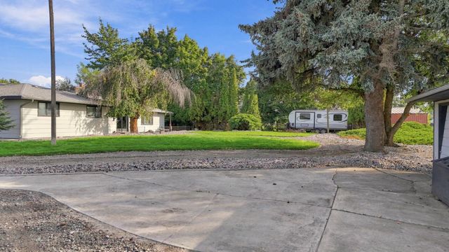 9811 N Edna St, Spokane, WA 99208
