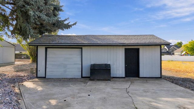 9811 N Edna St, Spokane, WA 99208