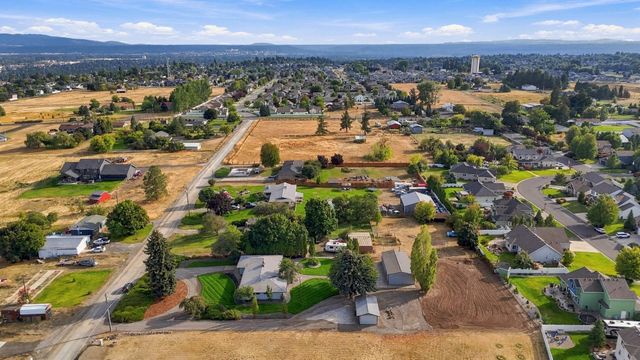 9811 N Edna St, Spokane, WA 99208