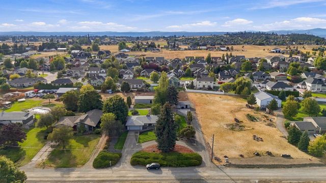 9811 N Edna St, Spokane, WA 99208