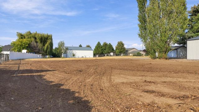 9811 N Edna St, Spokane, WA 99208