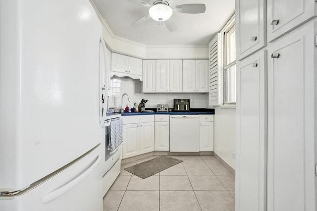 132 Lakeshore Dr 317, North Palm Beach, FL 33408