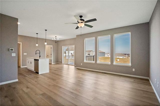 12604 S Parkwood Drive, Lee's Summit, MO 64086
