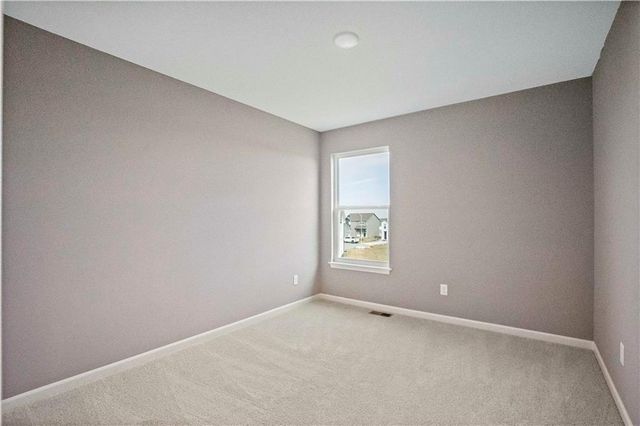 12604 S Parkwood Drive, Lee's Summit, MO 64086