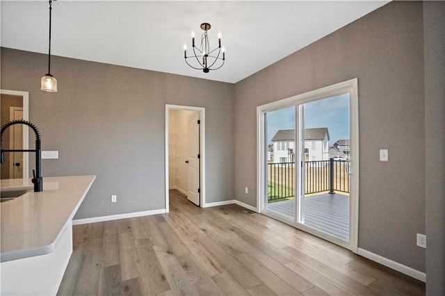 12604 S Parkwood Drive, Lee's Summit, MO 64086