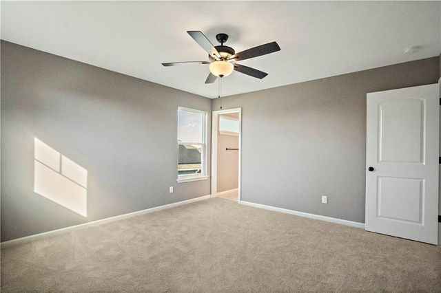 12604 S Parkwood Drive, Lee's Summit, MO 64086
