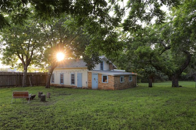 200 E Brenham ST, Elgin, TX 78621