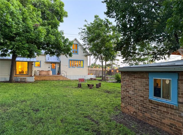200 E Brenham ST, Elgin, TX 78621