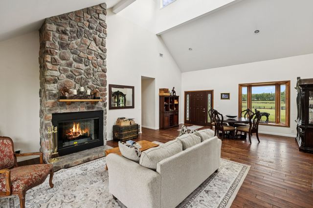 4376 Trousdale Ln, Columbia, TN 38401