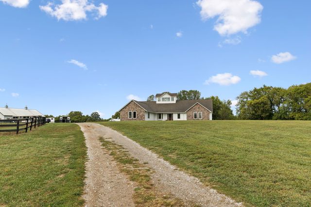 4376 Trousdale Ln, Columbia, TN 38401