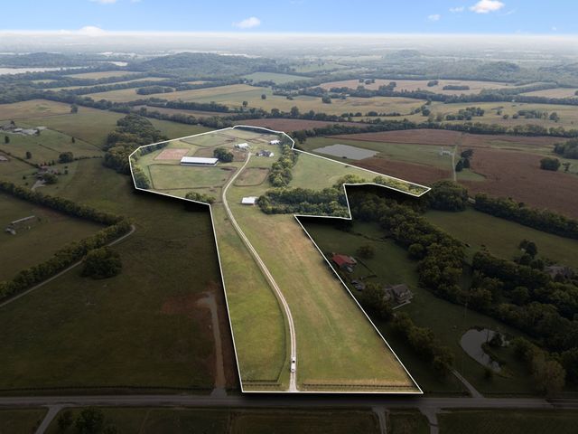 4376 Trousdale Ln, Columbia, TN 38401