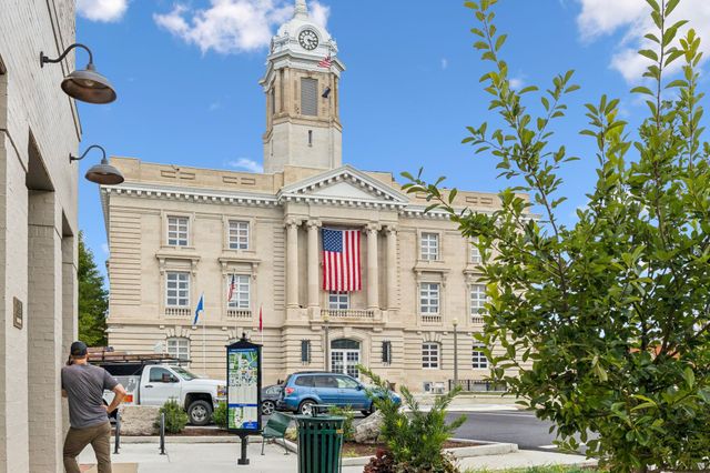 4376 Trousdale Ln, Columbia, TN 38401