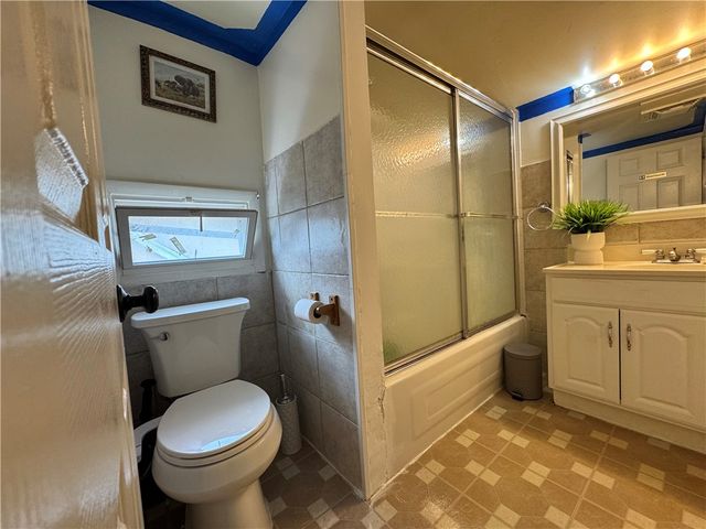 77 Mosley Road, Greece, NY 14616