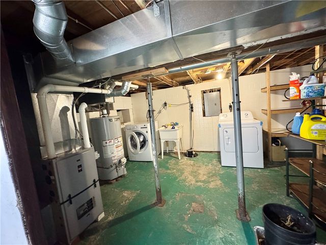 77 Mosley Road, Greece, NY 14616