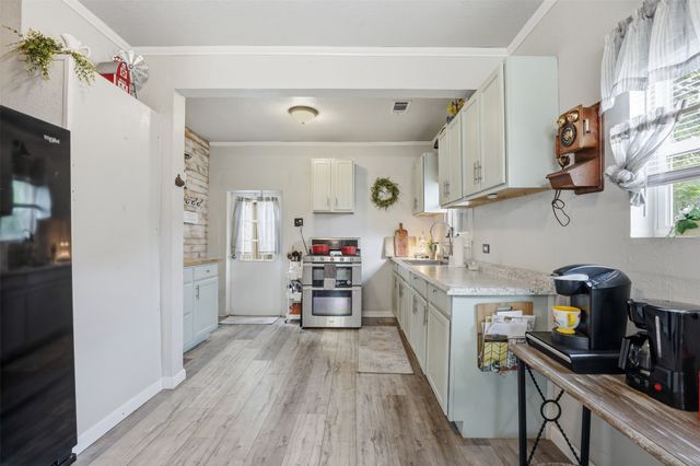 106 May Avenue, Cleburne, TX 76031