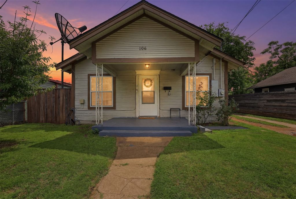 106 May Avenue, Cleburne, TX 76031