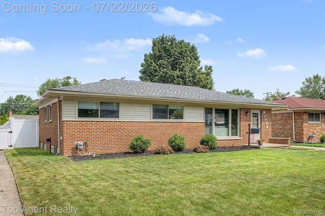 8835 Birkhill Drive, Sterling Heights, MI 48314