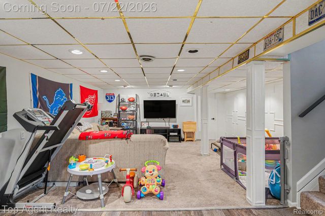 8835 Birkhill Drive, Sterling Heights, MI 48314
