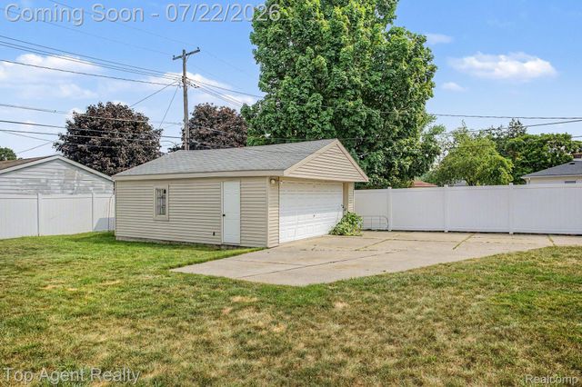 8835 Birkhill Drive, Sterling Heights, MI 48314