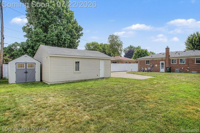 8835 Birkhill Drive, Sterling Heights, MI 48314