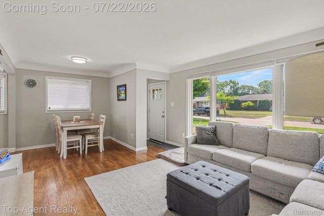 8835 Birkhill Drive, Sterling Heights, MI 48314