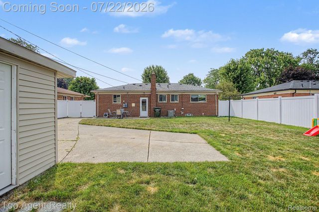 8835 Birkhill Drive, Sterling Heights, MI 48314
