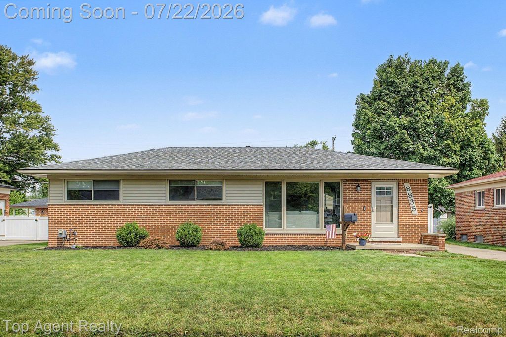 8835 Birkhill Drive, Sterling Heights, MI 48314
