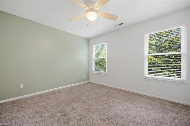 705 Hilltop CT, Chesapeake, VA 23322