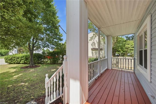 705 Hilltop CT, Chesapeake, VA 23322