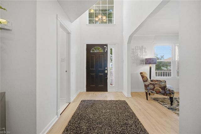 705 Hilltop CT, Chesapeake, VA 23322