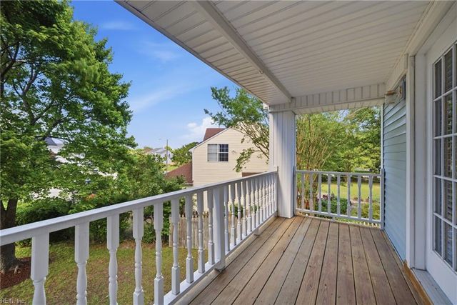 705 Hilltop CT, Chesapeake, VA 23322