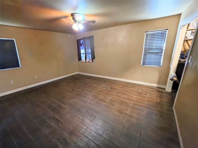 800 N Hamlett Street, Athens, TX 75751