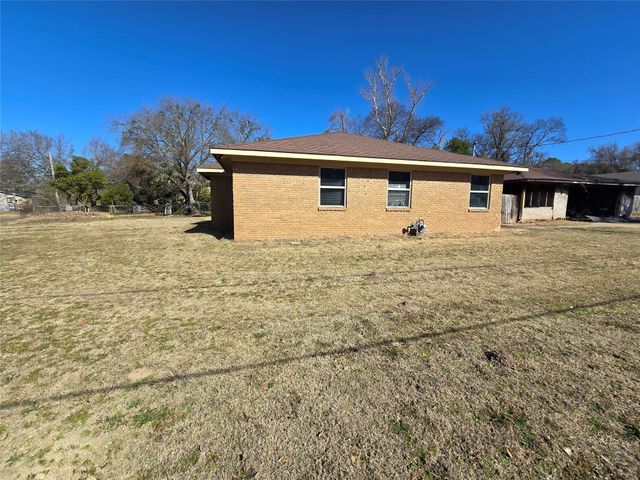 800 N Hamlett Street, Athens, TX 75751