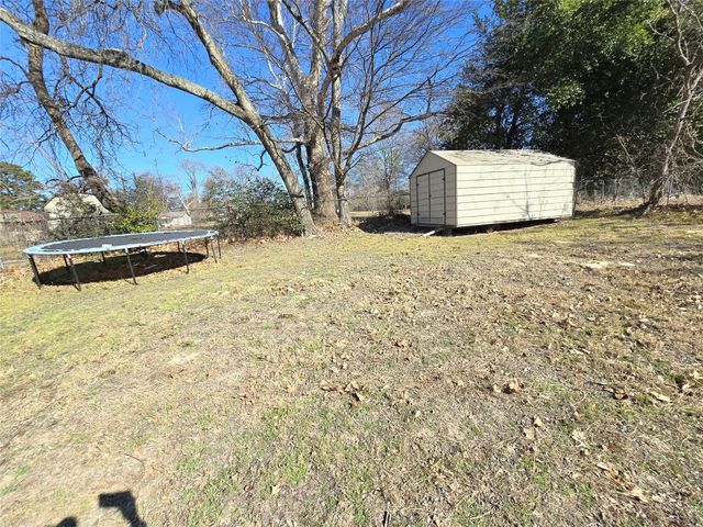 800 N Hamlett Street, Athens, TX 75751