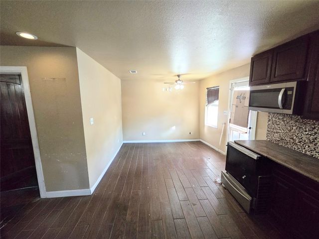 800 N Hamlett Street, Athens, TX 75751